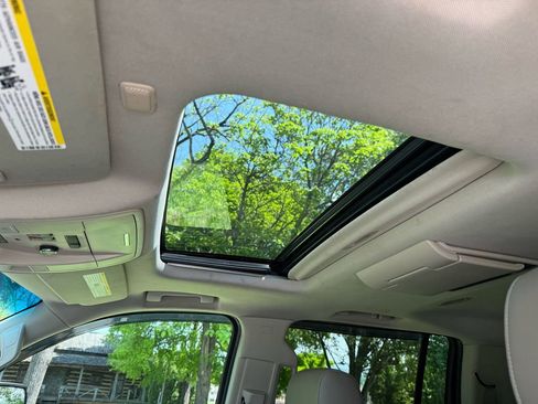 Used 2016 Chevrolet Suburban LT AWD/4WD image 27