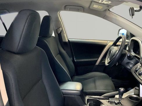 Used 2015 Toyota RAV4 LE image 30