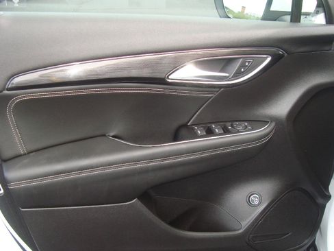 Certified 2022 Buick Envision Preferred image 27