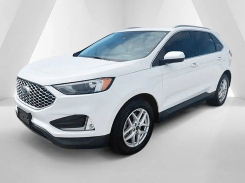 Used 2023 Ford Edge SEL w/ Convenience Package AWD/4WD image 3