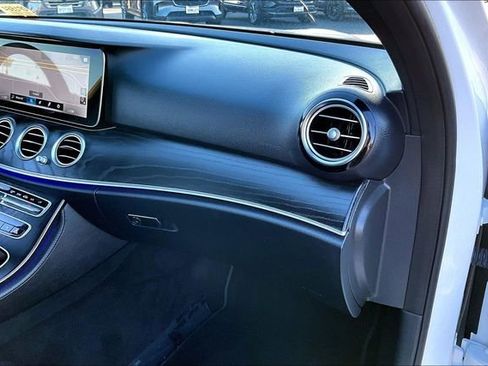 Used 2023 Mercedes-Benz E 350 Sedan image 25