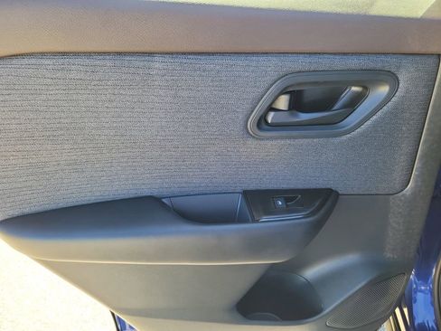 Certified 2023 Nissan Rogue S image 15