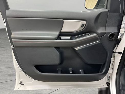 Used 2025 Ford Expedition Max Active AWD/4WD image 10