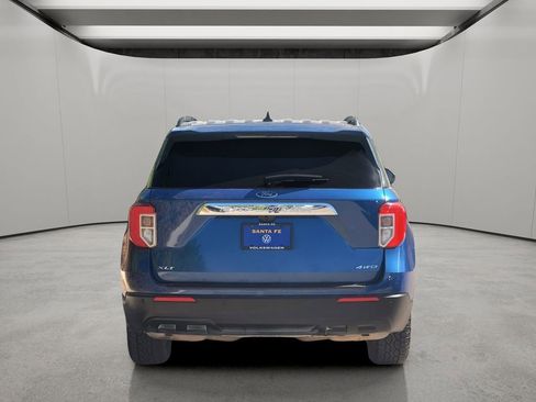 Used 2022 Ford Explorer XLT AWD/4WD image 2
