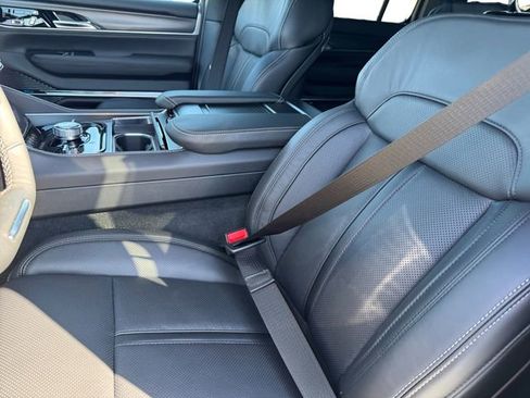 New 2026 Jeep Grand Wagoneer Summit image 12