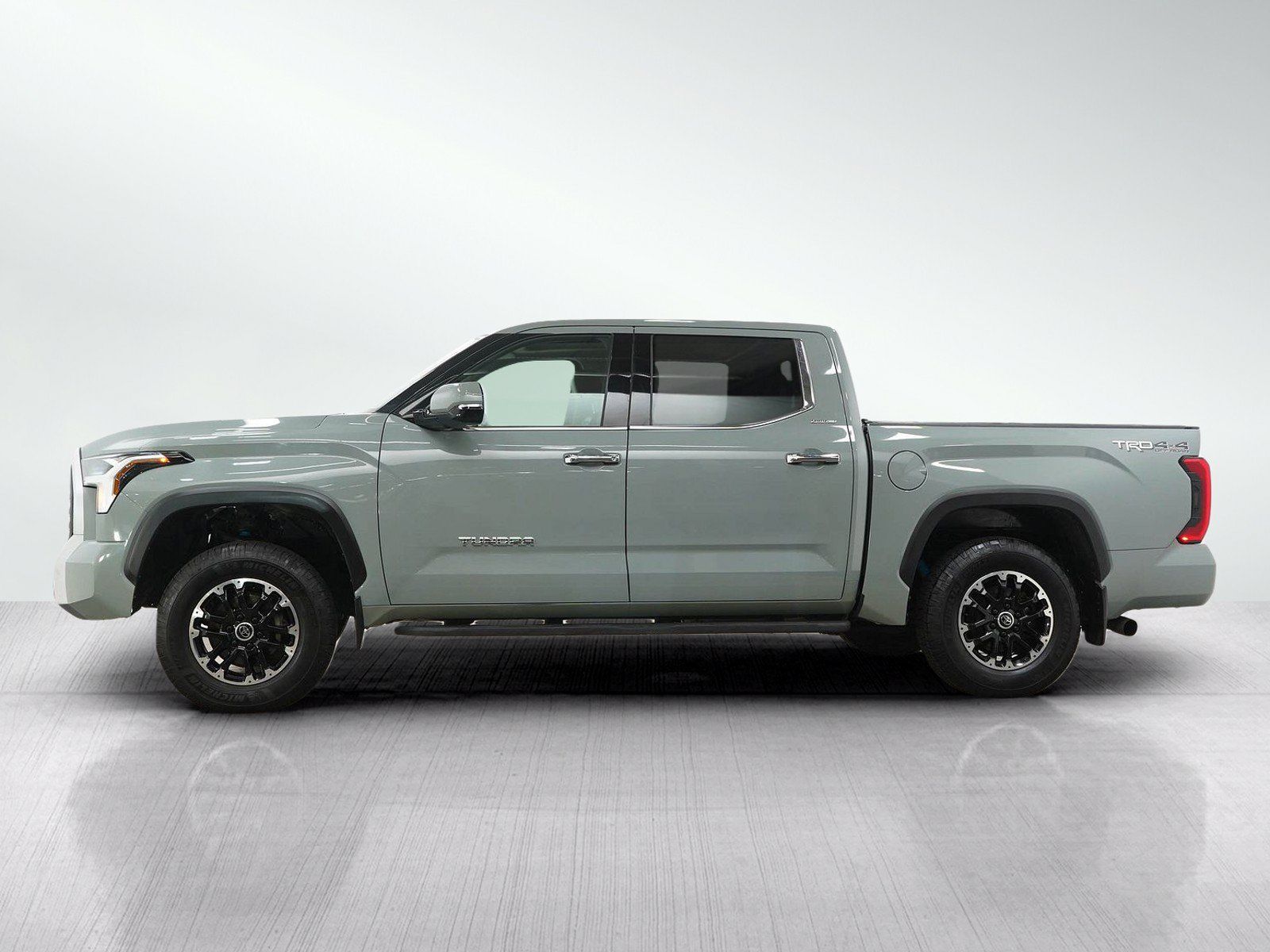Used 2022 Toyota Tundra Limited AWD/4WD image 2