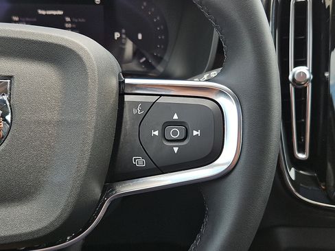 Used 2023 Volvo XC40 B5 Plus w/ Protection Package Premier AWD/4WD image 23
