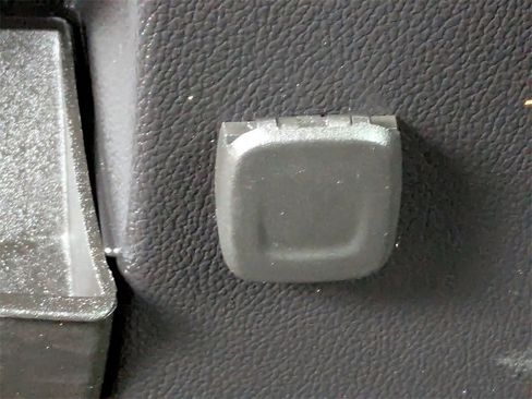 Used 2018 Chevrolet Silverado 1500 LT w/ All Star Edition image 13