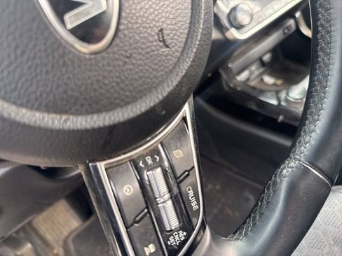 Used 2021 Kia Seltos SX w/ SX Sunroof Package image 17