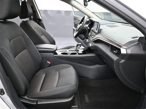 Used 2024 Nissan Altima 2.5 SV image 16