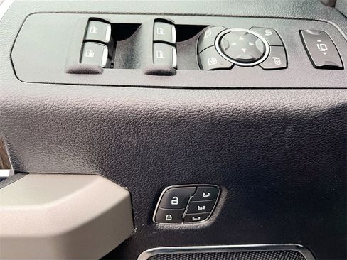 Used 2020 Ford F250 Lariat w/ Lariat Value Package image 17