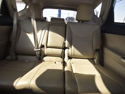Used 2015 Toyota Prius V Five w/ Advanced Technology Package FWD image 9