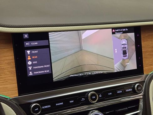 Used 2023 Bentley Flying Spur Plug-In Hybrid AWD/4WD image 38