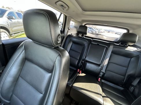 Used 2024 GMC Terrain SLT w/ Tech Package image 14