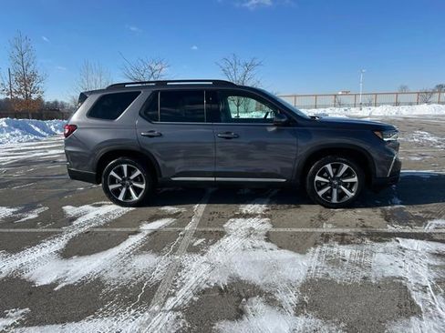 Used 2023 Honda Pilot Touring image 10