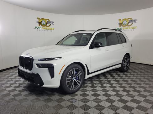New 2026 BMW X7 M60i image 3