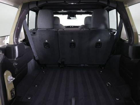 Used 2026 Jeep Wrangler Unlimited Rubicon AWD/4WD image 12