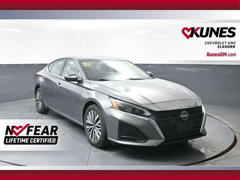 Used 2024 Nissan Altima 2.5 SV FWD image 1