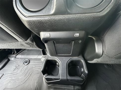 Used 2021 Jeep Wrangler Unlimited Sport image 24