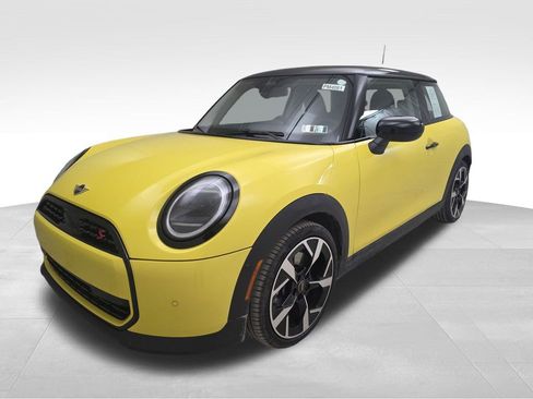 Certified 2025 MINI Cooper S image 5