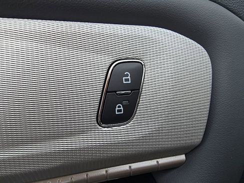 New 2026 Ford Explorer Active image 9