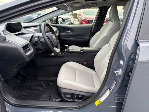 Used 2024 Toyota Prius XLE image 17