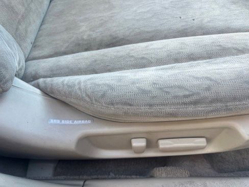 Used 2001 Toyota Avalon XL image 29