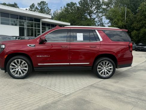 Used 2022 GMC Yukon Denali RWD image 3