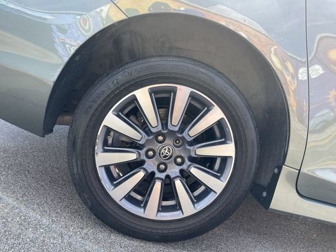 Used 2020 Toyota Sienna LE AWD/4WD image 12