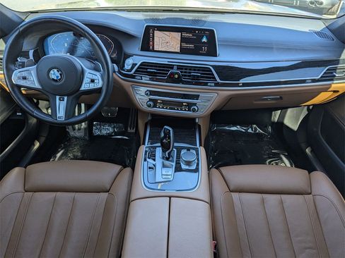 Used 2022 BMW 740i w/ M Sport Package image 6