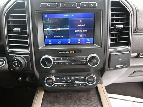 Used 2020 Ford Expedition Limited w/ Special Edition Package image 15
