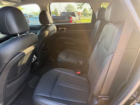 Used 2022 Kia Sorento S AWD/4WD image 7