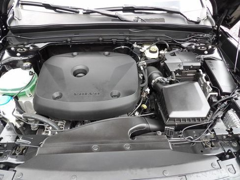 Used 2020 Volvo XC40 T5 R-Design AWD/4WD image 29