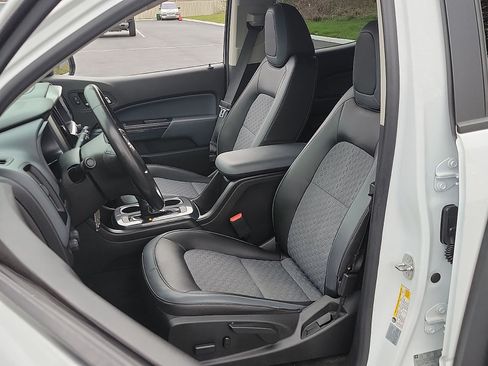 Used 2015 Chevrolet Colorado Z71 AWD/4WD image 11