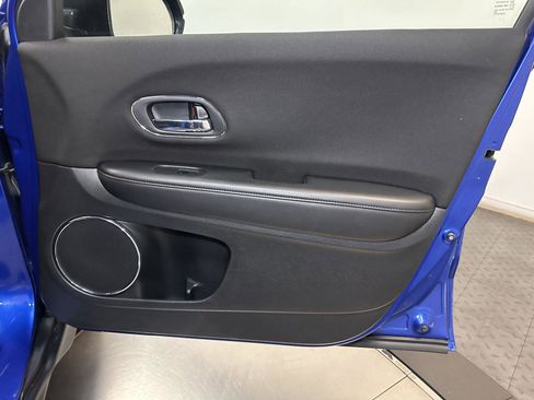 Used 2018 Honda HR-V EX image 36