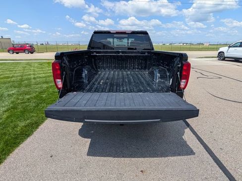 Used 2020 GMC Sierra 1500 Elevation AWD/4WD image 8