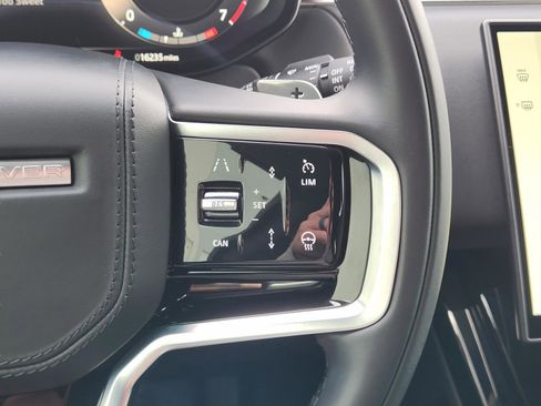 Used 2024 Land Rover Range Rover Sport SE image 25