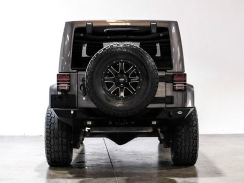 Used 2016 Jeep Wrangler Unlimited Sahara w/ Dual Top Group AWD/4WD image 15