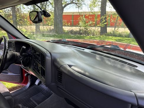 Used 2005 Chevrolet Silverado 2500 LS w/ Heavy-Duty Power Package image 22