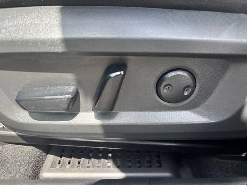 Used 2024 Nissan Rogue SV AWD/4WD image 16