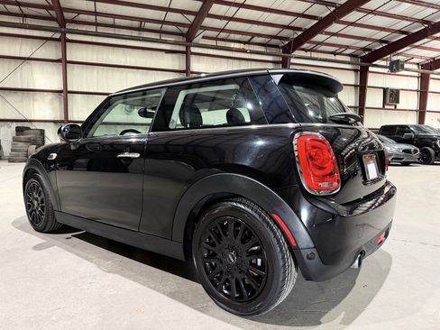 Used 2019 MINI Cooper 2-Door Hardtop w/ Signature Upholstery Package image 7