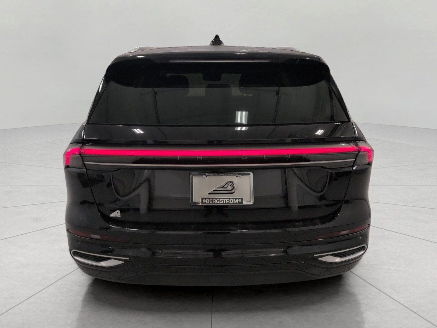 Used 2025 Lincoln Nautilus Reserve AWD/4WD image 26