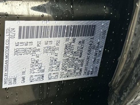 Used 2024 Nissan Rogue S image 34