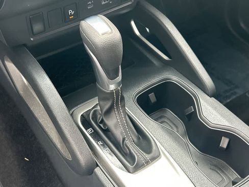 Used 2022 Nissan Frontier SV w/ Technology Package image 28