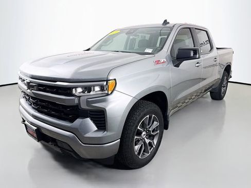 Used 2024 Chevrolet Silverado 1500 RST w/ Z71 Off-Road Package AWD/4WD image 4