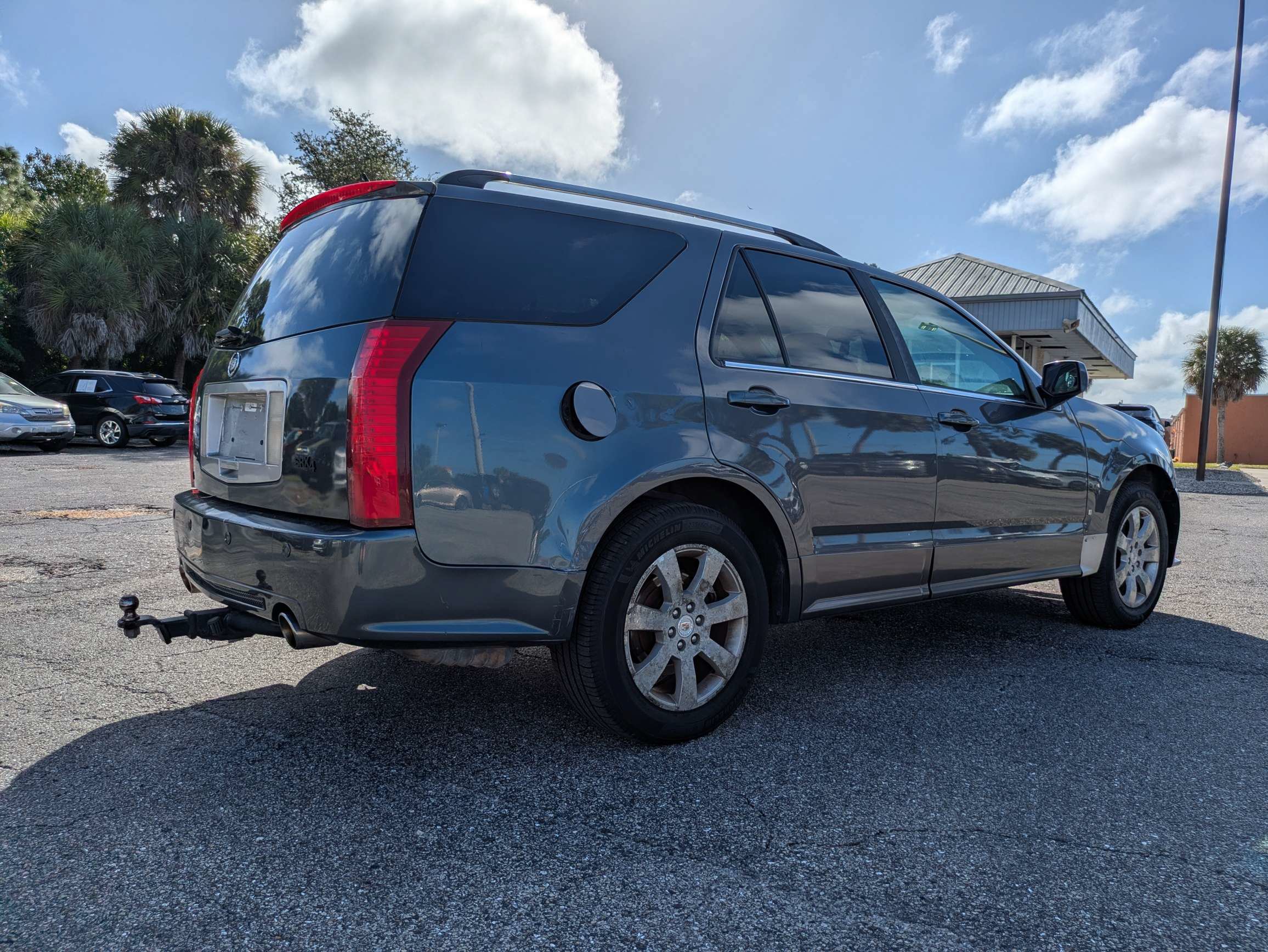 Used 2009 Cadillac SRX AWD w/ Third Row Seating Package image 4