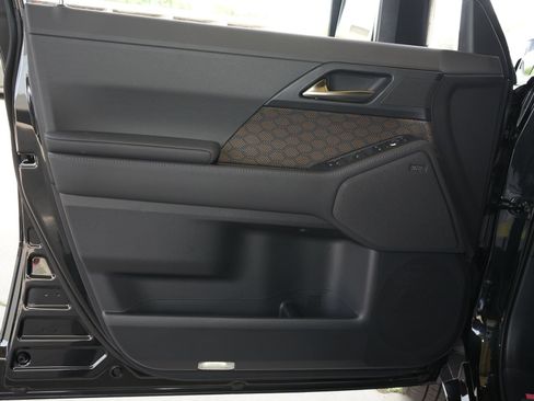 Used 2026 Lexus GX 550 w/ Accessory Package (ZB) AWD/4WD image 18