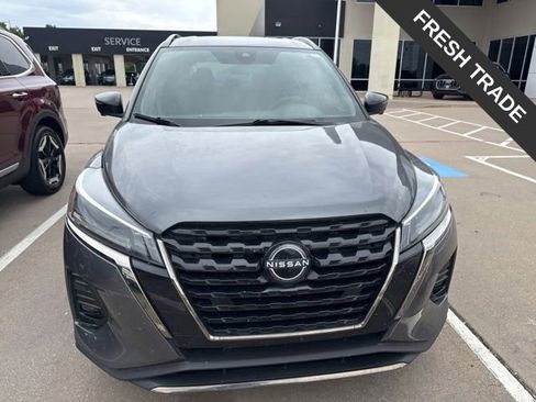 Used 2023 Nissan Kicks SR FWD image 2
