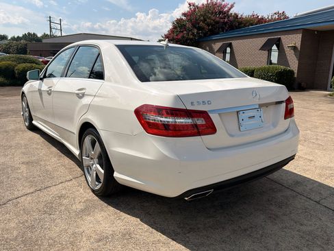 Used 2010 Mercedes-Benz E 350 Sedan image 4