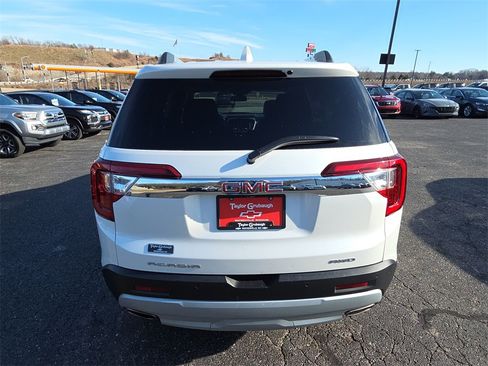 Used 2023 GMC Acadia SLT w/ Trailering Package image 7